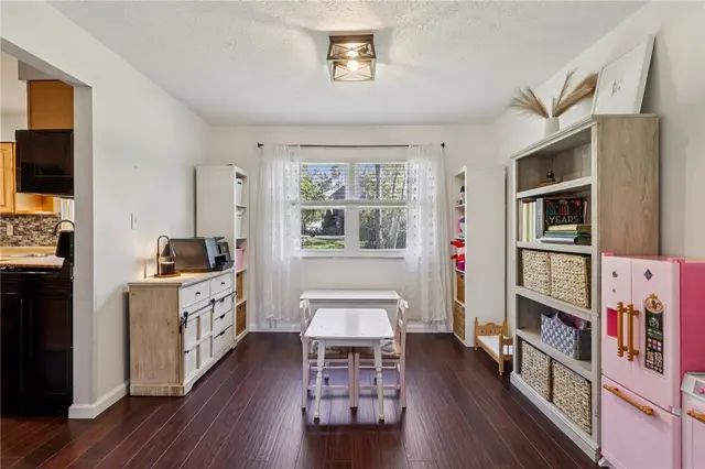 4743 Bayfield Rd gallery image 17