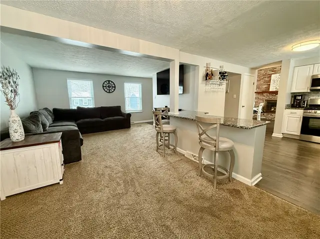 4767 Bayfield Rd gallery image 2