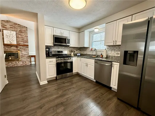 4767 Bayfield Rd gallery image 18