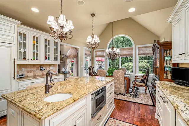 4800 Stonebridge Dr gallery image 12