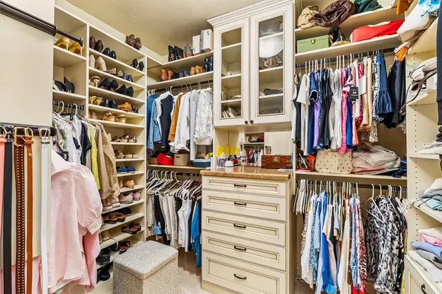4800 Stonebridge Dr gallery image 19