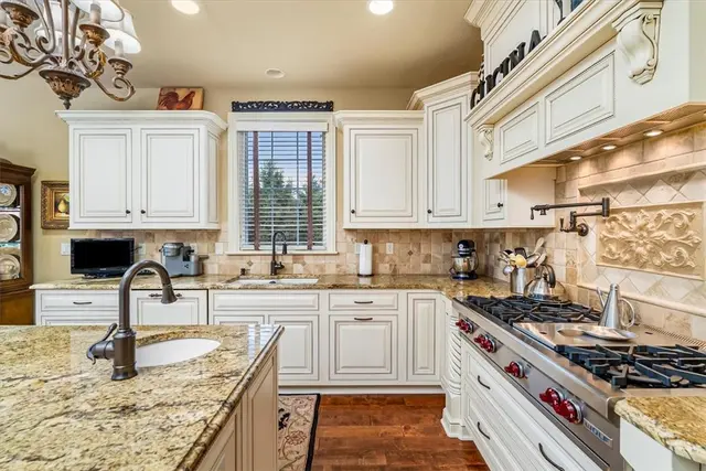 4800 Stonebridge Dr gallery image 37