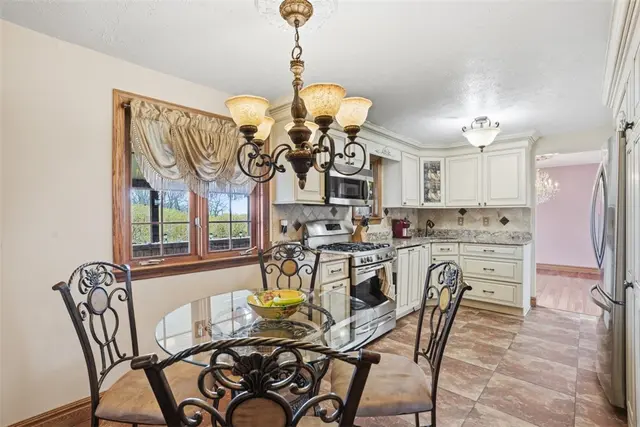 4801 Cottonwood Ct gallery image 3