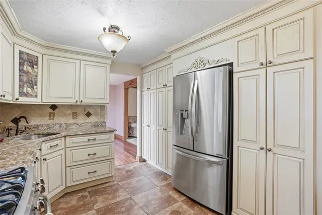 4801 Cottonwood Ct gallery image 20