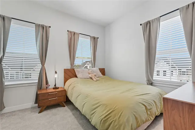 481 Nolan Cir gallery image 3