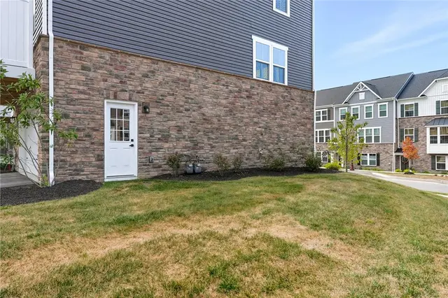 481 Nolan Cir gallery image 37