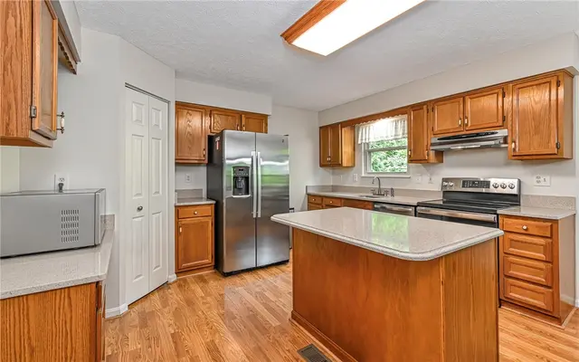 4823 Shamrogue Ct gallery image 8