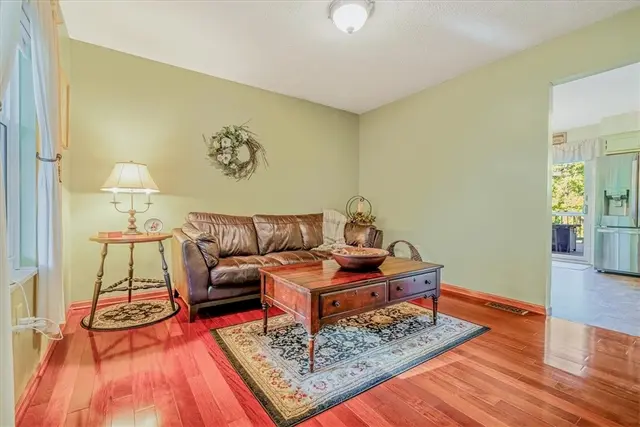 4830 Bayfield Rd gallery image 24