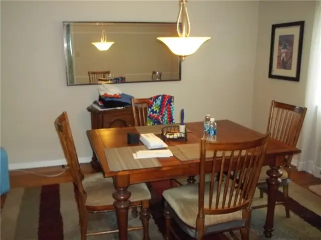 486 Browns Lane gallery image 15