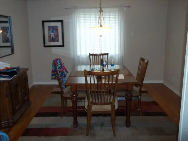 486 Browns Lane gallery image 17