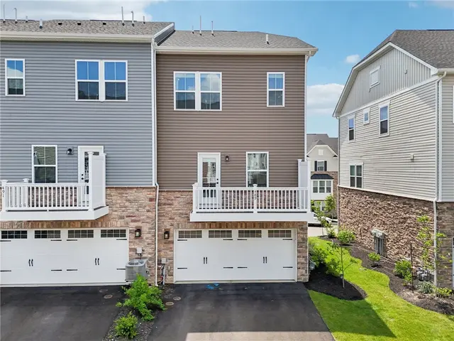 489 Nolan Cir gallery image 6
