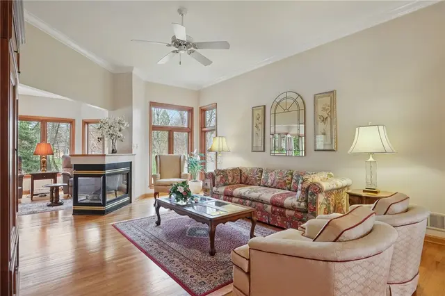 4907 Oakhurst Ave gallery image 8