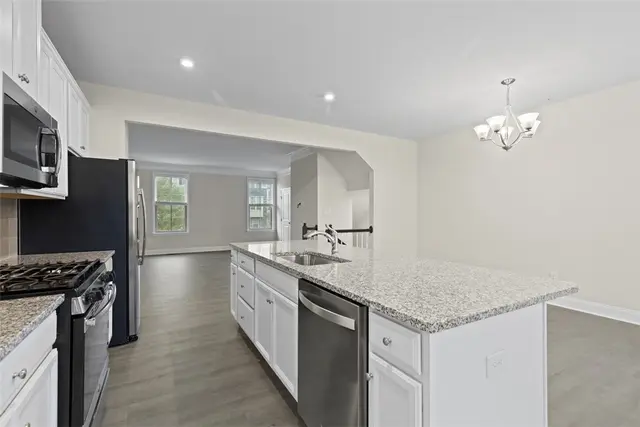 491 Fairmont Dr gallery image 10