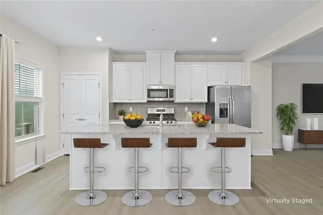 491 Fairmont Dr gallery image 11