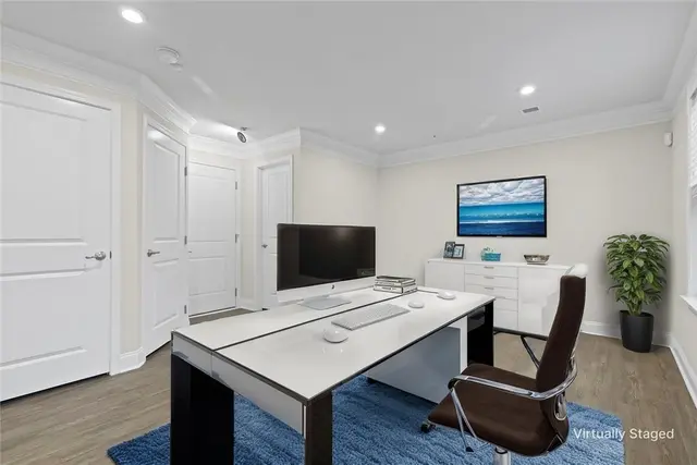 491 Fairmont Dr gallery image 18