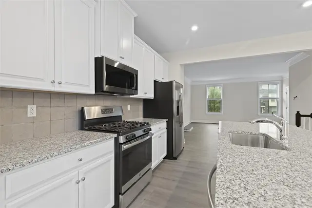491 Fairmont Dr gallery image 21