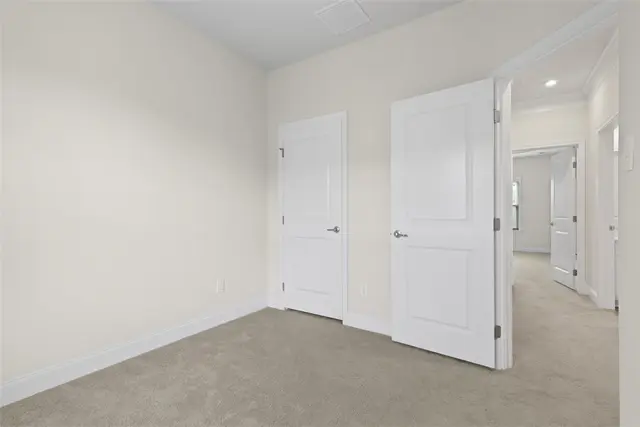 491 Fairmont Dr gallery image 22