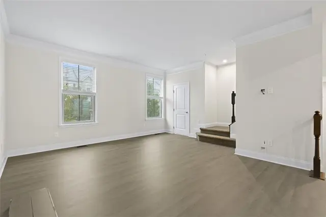 491 Fairmont Dr gallery image 28