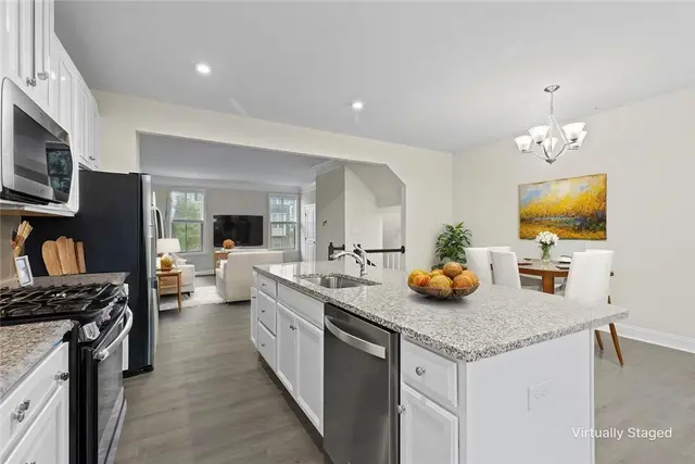 491 Fairmont Dr gallery image 35
