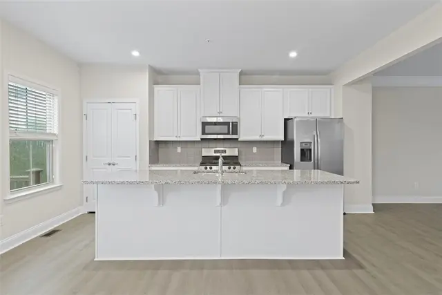 491 Fairmont Dr gallery image 40