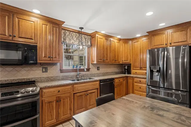 4935 Field Acres Dr gallery image 7