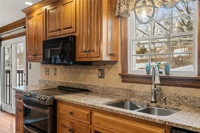 4935 Field Acres Dr gallery image 8