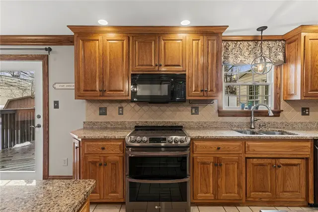 4935 Field Acres Dr gallery image 12