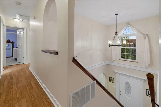 4948 Meadow Crest Dr gallery image 4