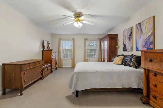 4948 Meadow Crest Dr gallery image 10
