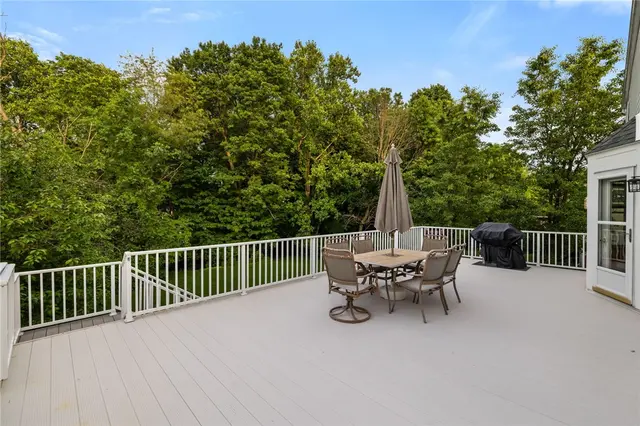 4948 Meadow Crest Dr gallery image 14