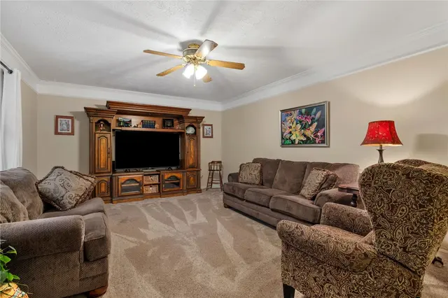 4948 Meadow Crest Dr gallery image 17