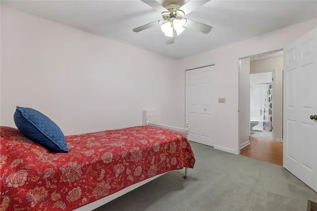 4948 Meadow Crest Dr gallery image 19