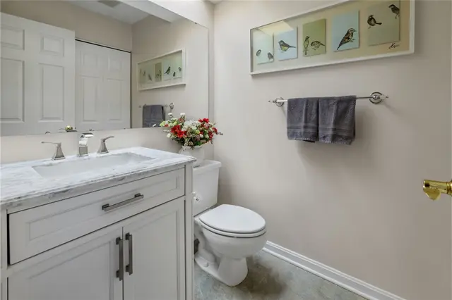 4948 Meadow Crest Dr gallery image 22