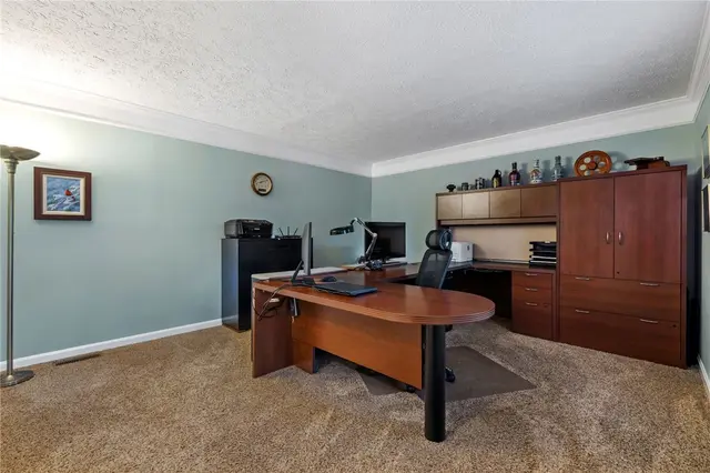 4948 Meadow Crest Dr gallery image 27