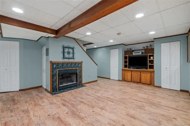 4948 Meadow Crest Dr gallery image 30