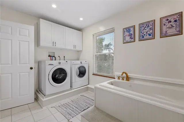 4948 Meadow Crest Dr gallery image 33