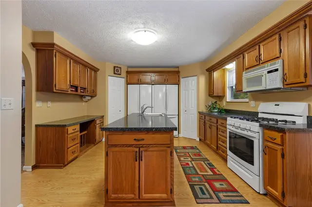 4948 Meadow Crest Dr gallery image 50