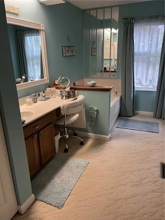 4959 Meadow Crest Dr gallery image 8
