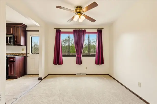 4972 Field Acres Dr gallery image 5