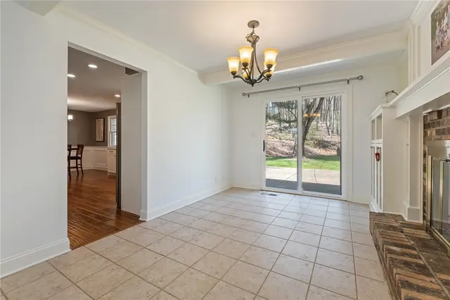 4985 Graphic Dr gallery image 3