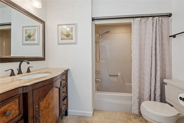 4985 Graphic Dr gallery image 5
