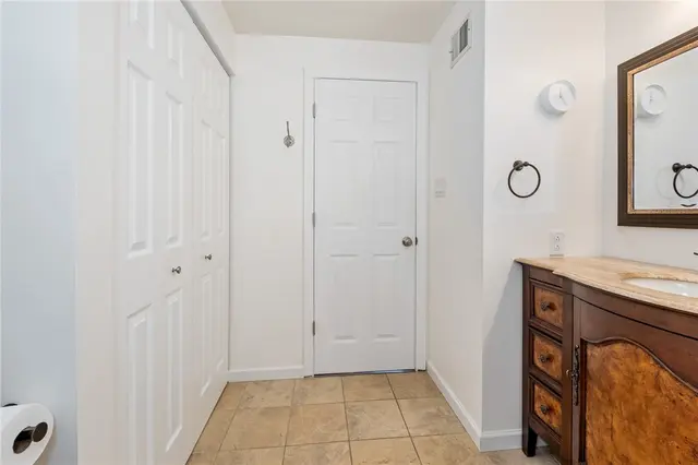 4985 Graphic Dr gallery image 40