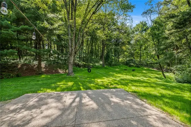 4985 Graphic Dr gallery image 16
