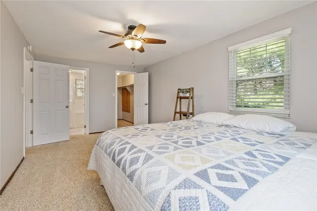 4985 Graphic Dr gallery image 17