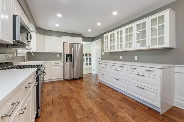 4985 Graphic Dr gallery image 19