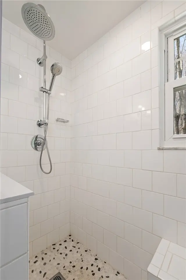 4985 Graphic Dr gallery image 20