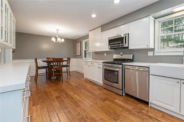 4985 Graphic Dr gallery image 28