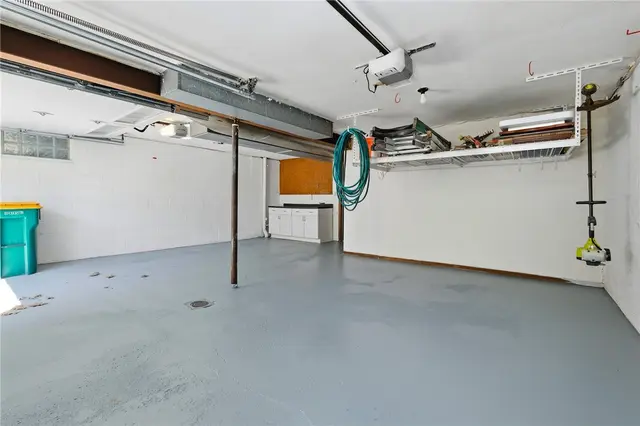 4985 Graphic Dr gallery image 34