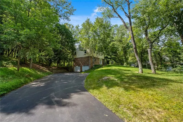 4985 Graphic Dr gallery image 51