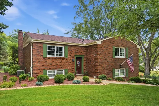 4996 Graphic Dr gallery image 6